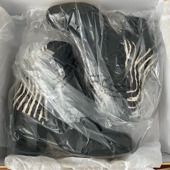 Women’s Silvy Ankle Boots Leather/Hair Calf - Michael Kors Black/White Size 5M - Picture 6 of 6